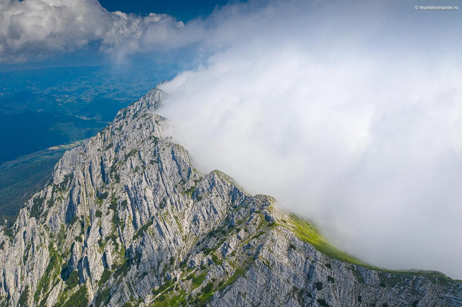 Gara - creasta piatra craiului - gara