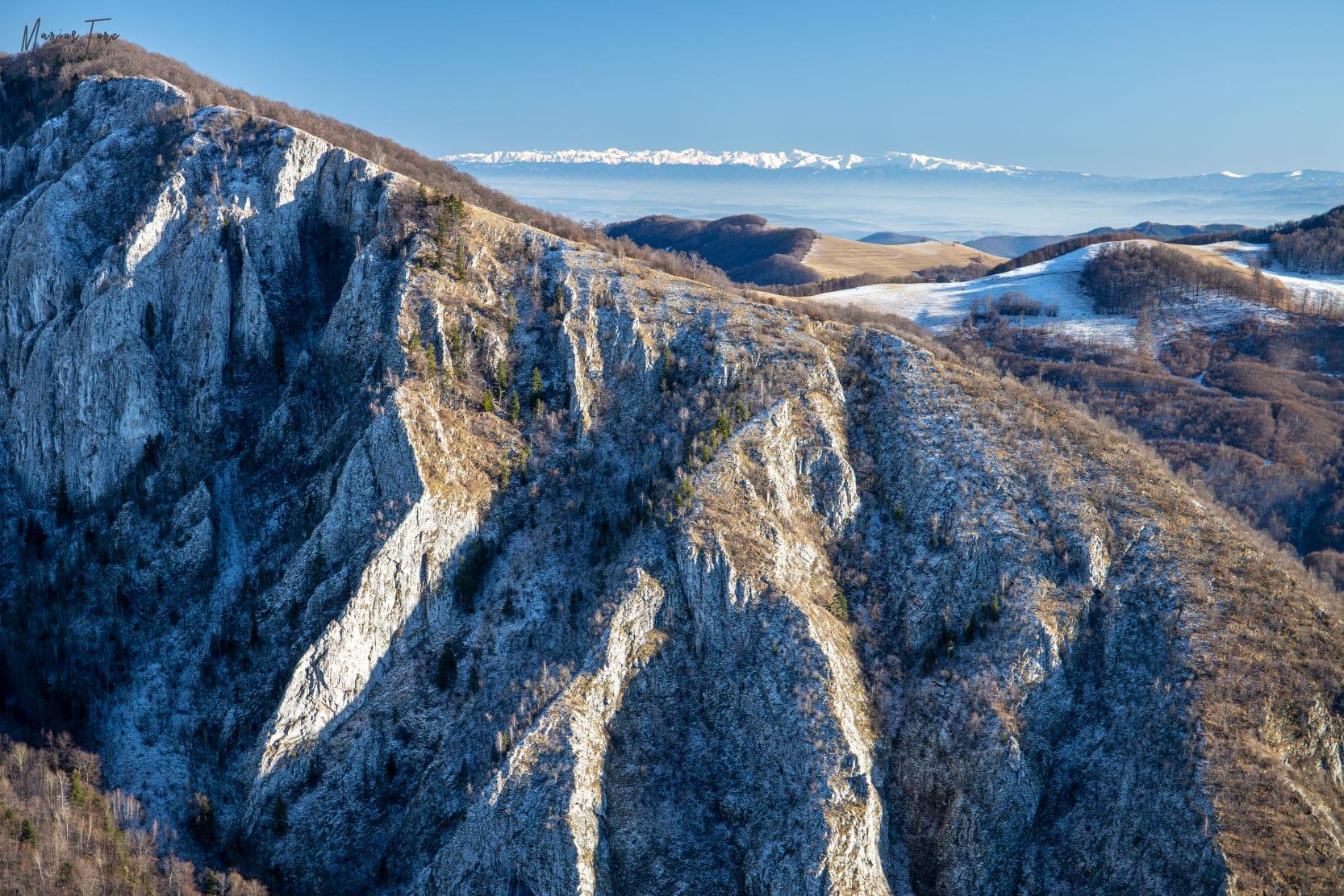  si Muntii Fagaras in spatele cheilor - Mariu Turc