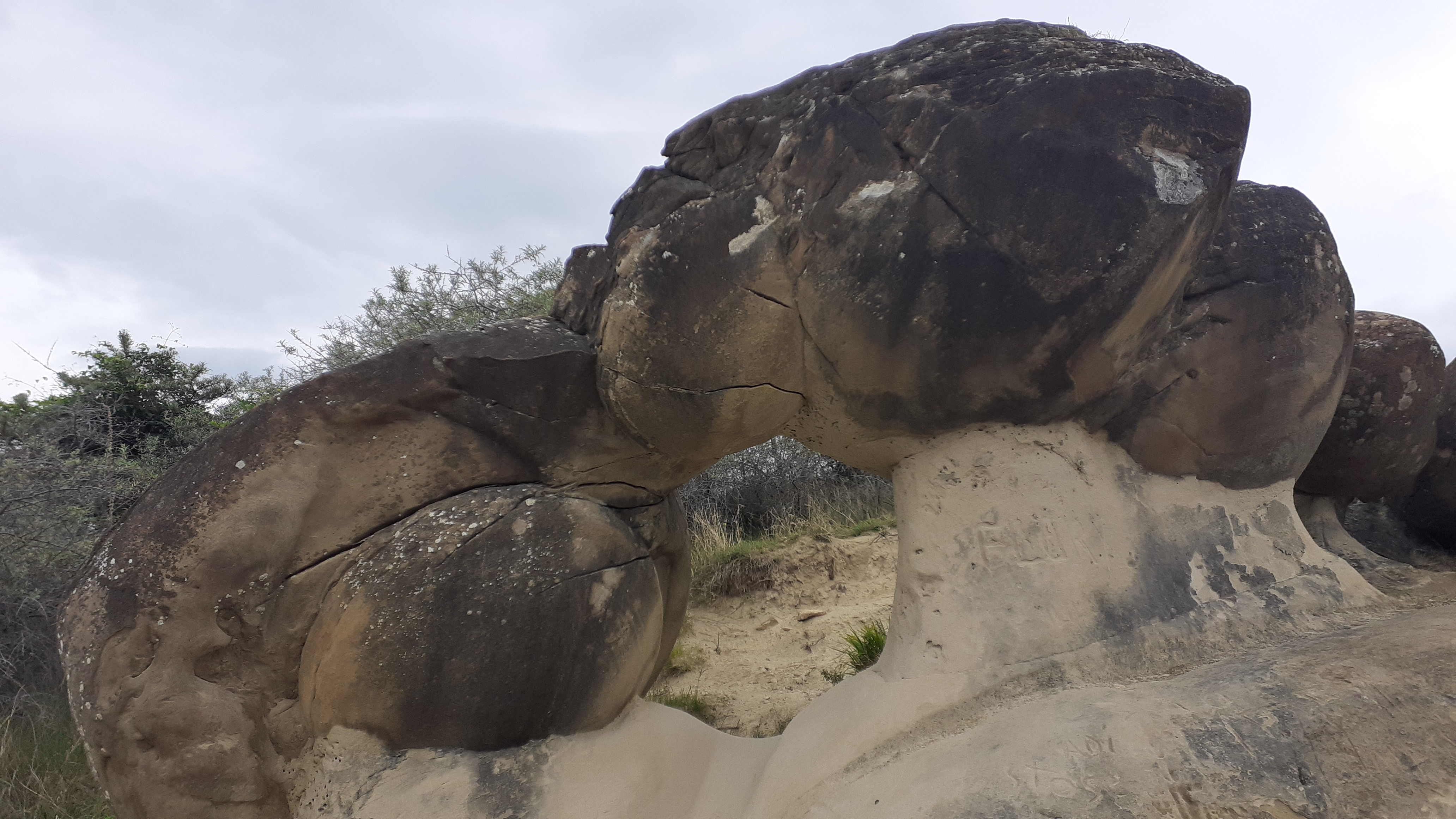 trovantii de la ulmet trovantii de la ulmet