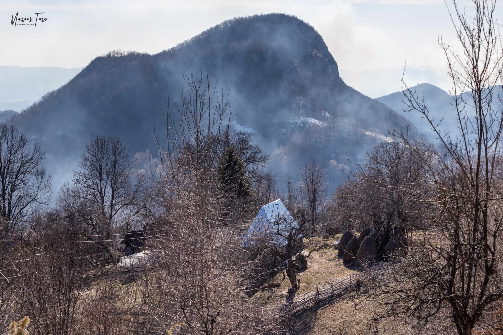  Casă la poalele Bulzului Păulești - Marius Turc