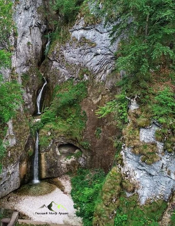 Cascada Oșelu, munții Vlădeasa - Descoperă Munții Apuseni