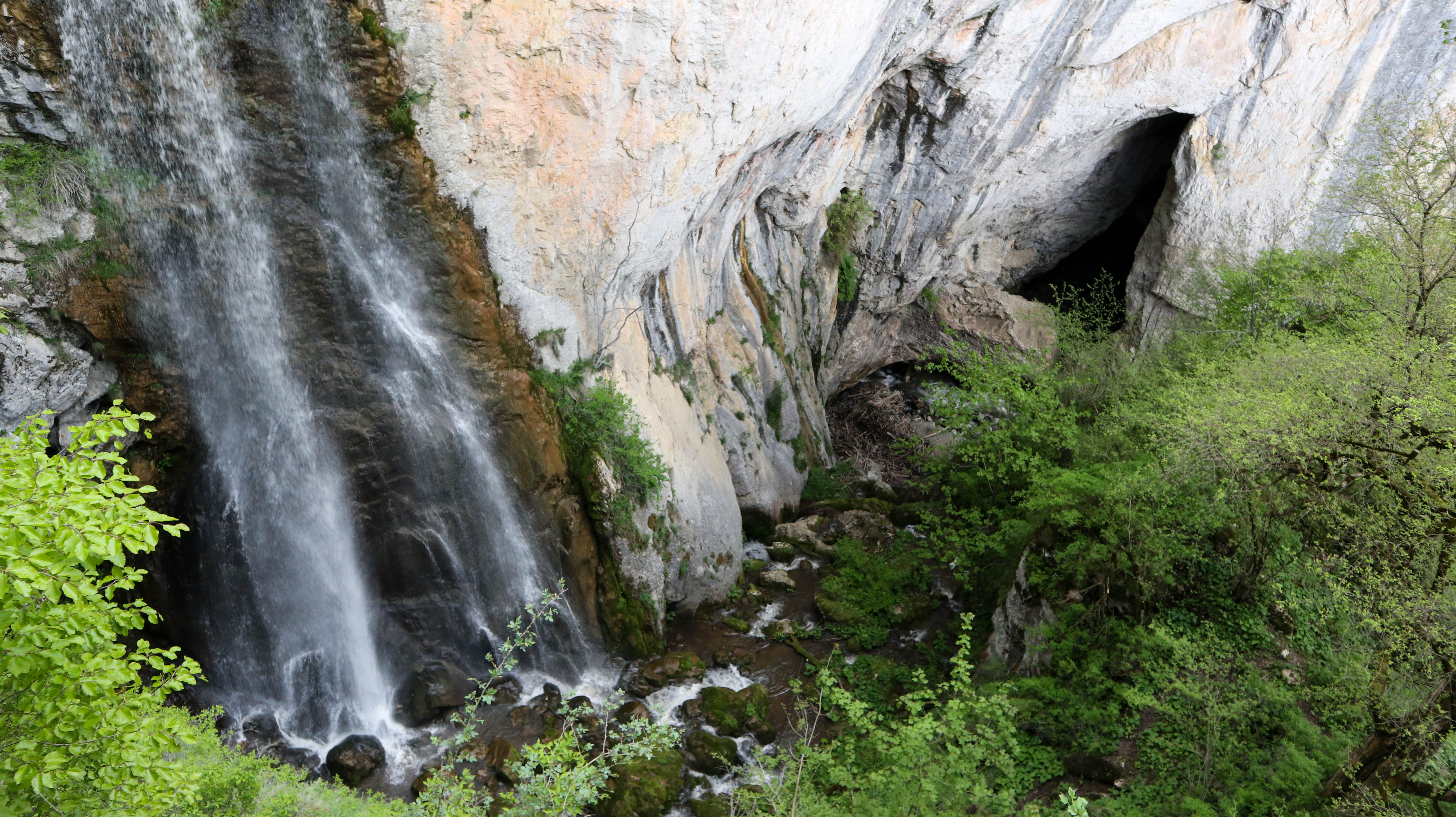 Cascada Vanatarile Ponorului Cascada Vanatarile Ponorului