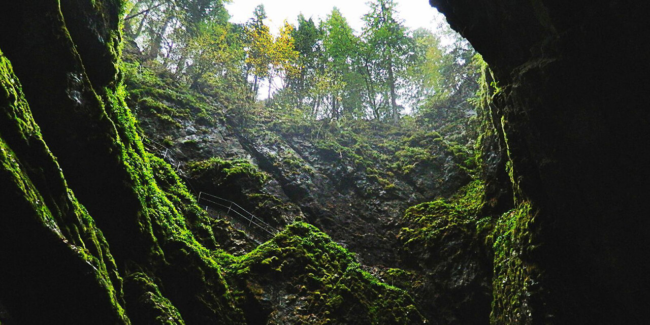  Peștera Ghețarul de la Scărișoara - Călătorii-la-Singular
