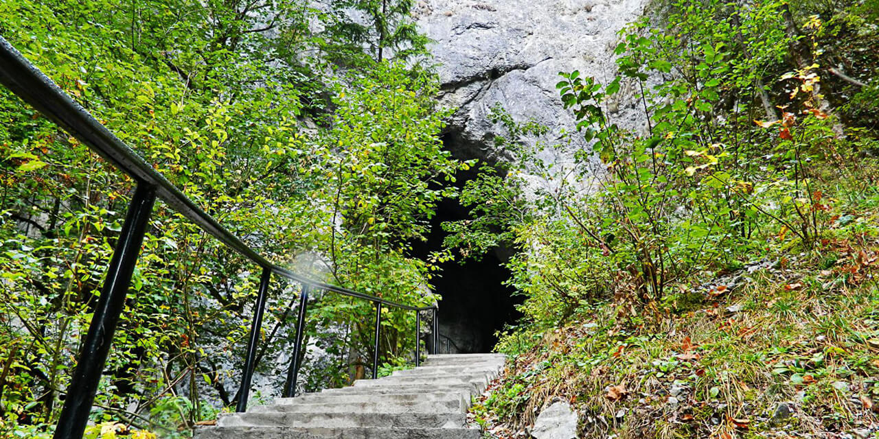  Peștera Poarta lui Ionele - Călătorii la Singular