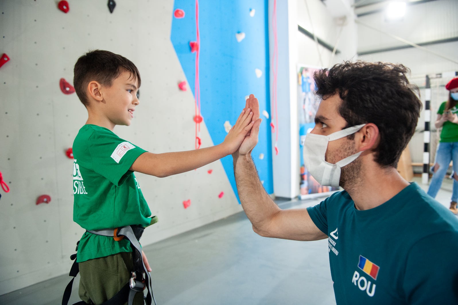  Răzvan Nedu la un curs pentru copii cu deficiențe - Climb Again