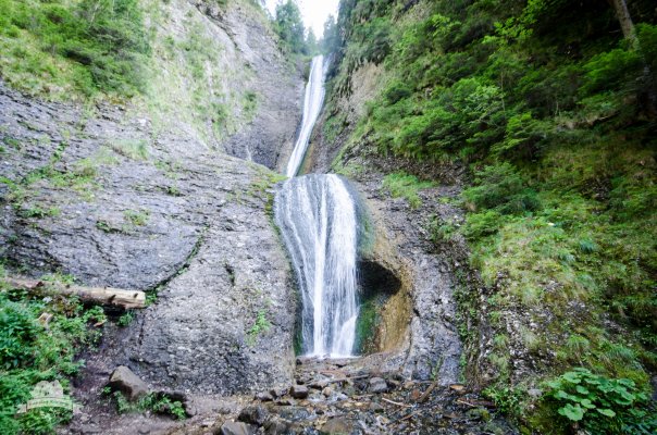 Vârful Toaca și Cascada Duruitoarea - Parcul Național ...