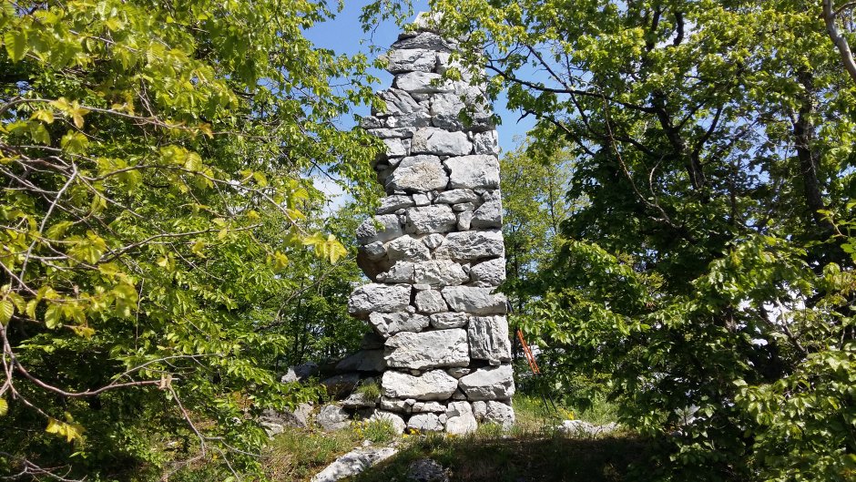  14mn img 29tg ruinele fostului turn de veghe de pe granita tarii romanesti cu imperiul austro ungar