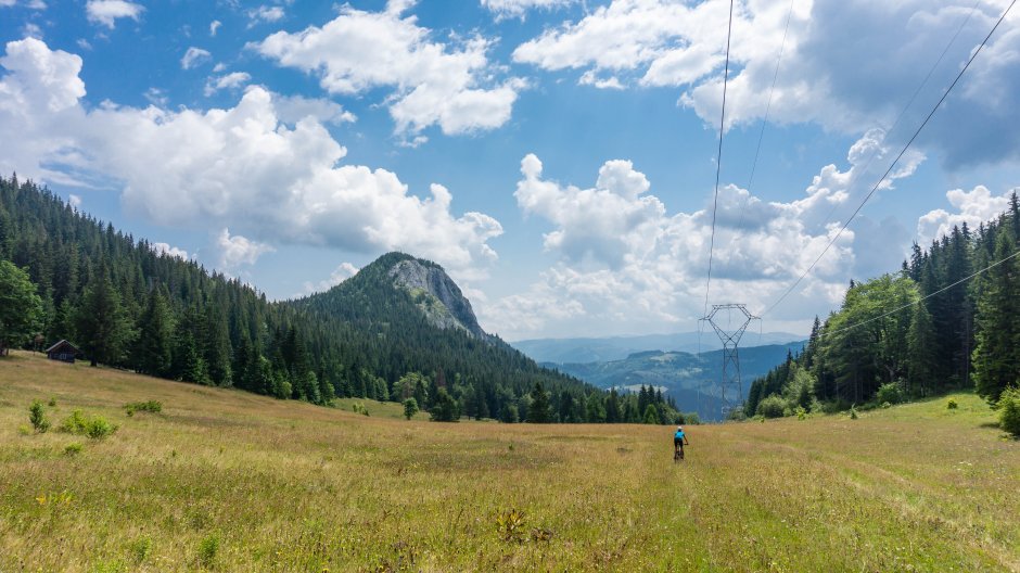  19mn img 48pr poiana jgheaburilor si piatra cherecului din culmea lui paleu