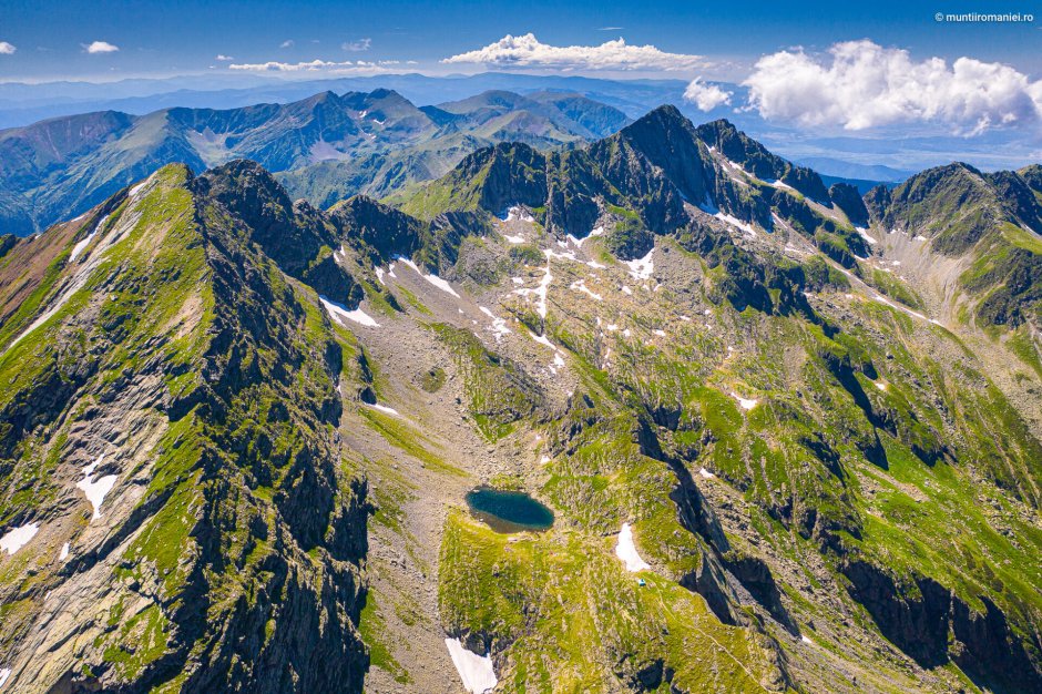 muntii-fagaras-fotografii-aeriene-lacul-caltun-36 0