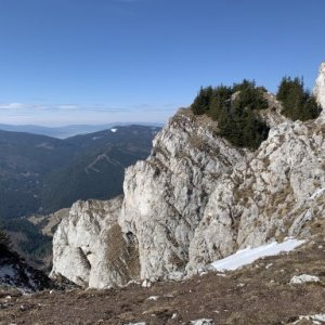 Istvan12345's picture